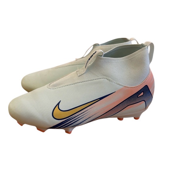 Wholesale lot of 16 premium designer pieces for boys, sizes 6, 7 and 8. - Picture 8 of 16